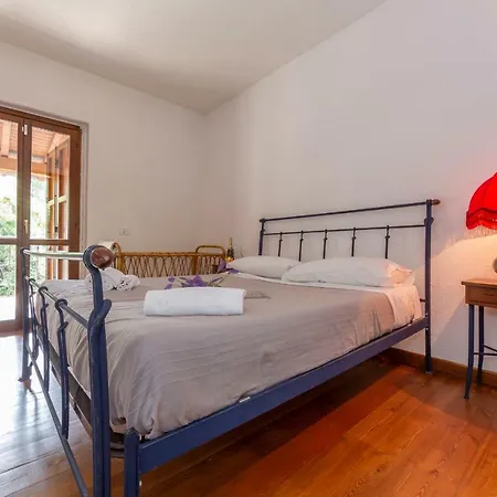 Euroville Sleeps 8 Wifi Villa