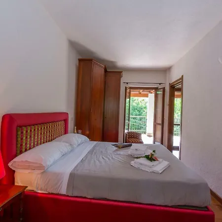 Villa Euroville Sleeps 8 Wifi Germignaga