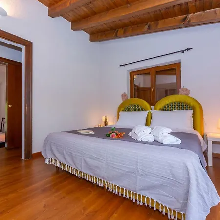 Euroville Sleeps 8 Wifi Villa