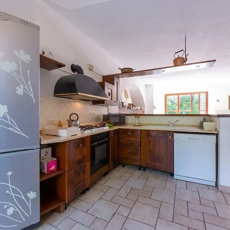 Villa Euroville Sleeps 8 Wifi Germignaga