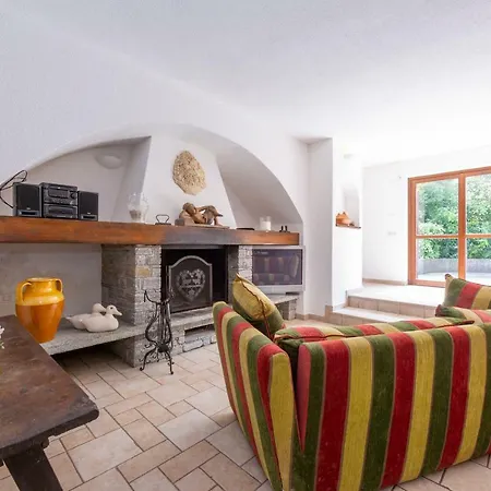 Euroville Sleeps 8 Wifi Villa