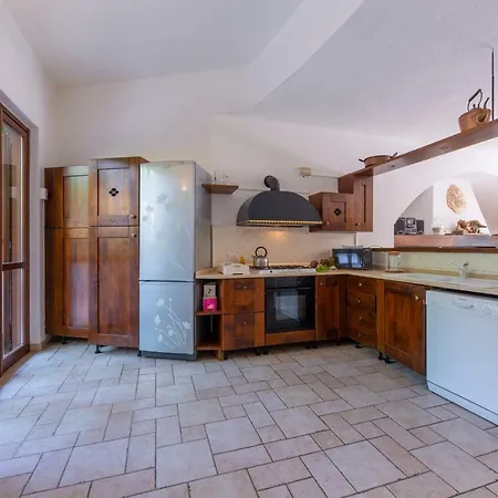 Villa Euroville Sleeps 8 Wifi Germignaga